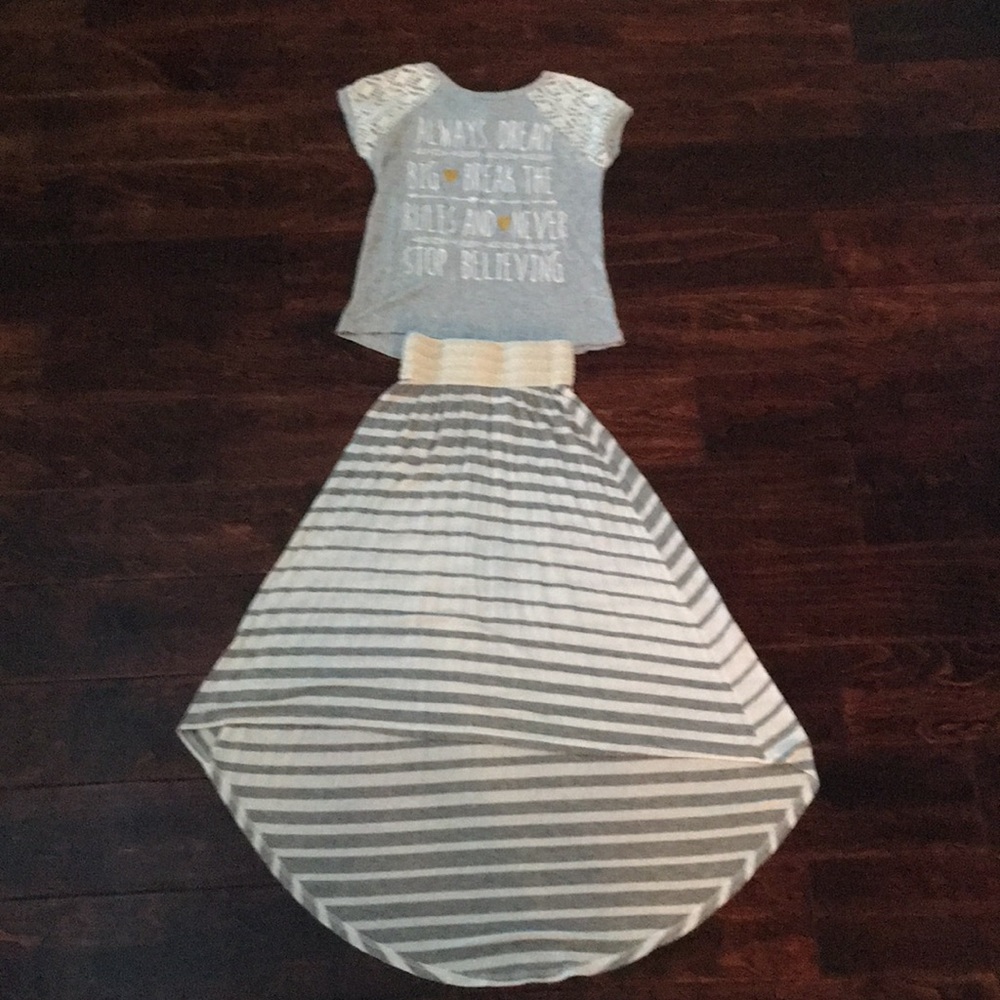 Lightweight shirt with comfortable skirt